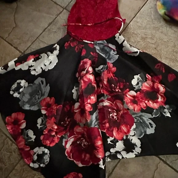 GORGEOUS girls Christmas dress floral skirt red lace top size 8 by Speechless - Picture 7 of 9